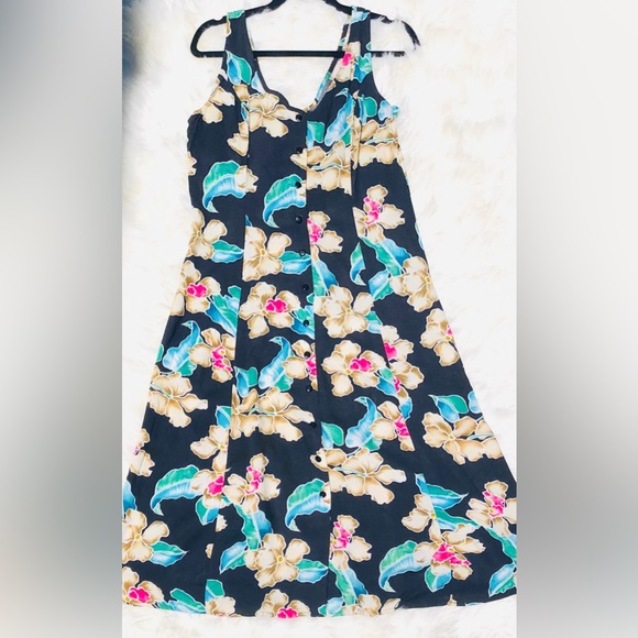 Darian Vintage Floral Dress: V-neck/Sleeveless/Button up - Picture 1 of 5